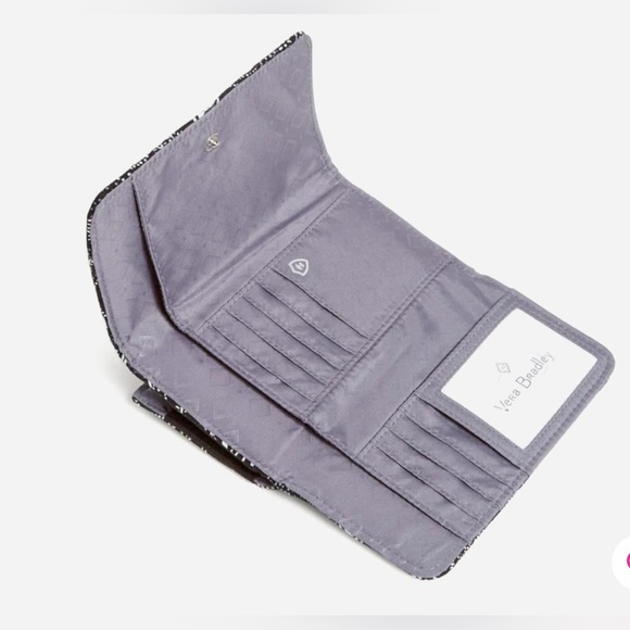 Vera Bradley RFID smartphone wristlet in Stellar Paisley - Picture 2 of 4